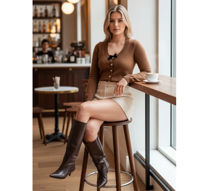 Dámský krátký svetr s mašlí hnědý Dstreet model 21988251 - FashionStreet