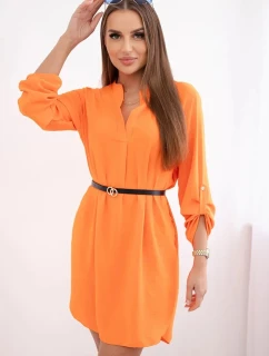 Šaty s delšími zády a pásem pomeranč