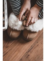 Dětské pantofle s kožešinou model 21639728 - Boto