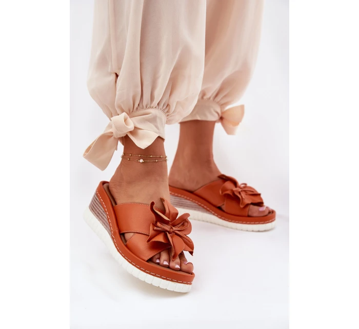 Kožené Dámské Sandály Na Klínu S Dekorativním  Oranžové model 21693589 - Artiker