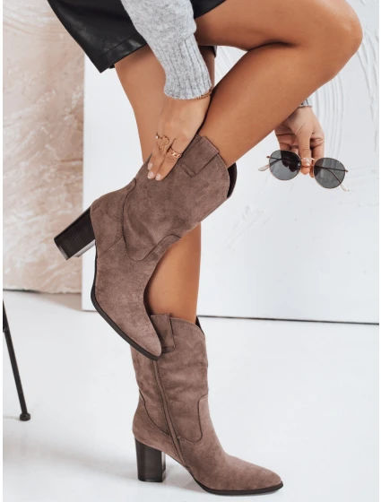 Dámské semišové kovbojské boty hnědé Dstreet model 21993402 - FashionStreet Dámské semišové kovbojské boty hnědé Dstreet model 21993402 - FashionStreet