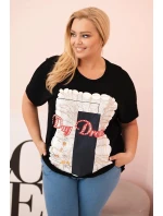 Dámská bavlněná halenka Plus Size s potiskem „Day Dream“ černá + tmavě modrá Dámská bavlněná halenka Plus Size s potiskem „Day Dream“ černá + tmavě modrá