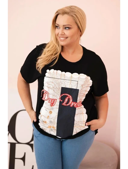 Dámská bavlněná halenka Plus Size s potiskem „Day Dream“ černá + tmavě modrá Dámská bavlněná halenka Plus Size s potiskem „Day Dream“ černá + tmavě modrá