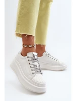 Dámské kožené tenisky na platformě model 21650215 Bílé - Goe