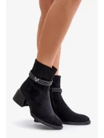 Zateplené Dámské Kotníkové Boty Na Nízkém Podpatku S Ozdobnými Pásky D&A Černé Zateplené Dámské Kotníkové Boty Na Nízkém Podpatku S Ozdobnými Pásky D&A Černé