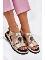 Dámské lakované kožené sandály se zdobeným detailem - zlaté Artiker Dámské lakované kožené sandály se zdobeným detailem - zlaté Artiker