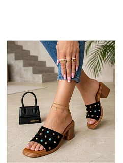 Klapky na podpatku model 229775 Solea