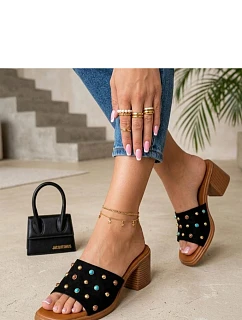 Klapky na podpatku model 229775 Solea