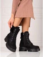 Komfortní dámské kotníčkové boty černé na plochém podpatku Komfortní dámské kotníčkové boty černé na plochém podpatku