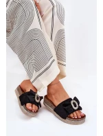 Dámské pantofle na platformě s mašlí a ozdobnou broží – černé Lenela Dámské pantofle na platformě s mašlí a ozdobnou broží – černé Lenela