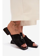 Elegantní dámské kožené semišové pantofle model 22140664 černé - D&A