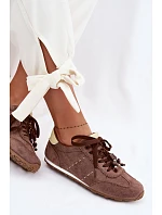 Dámské nízké tenisky s korálky Hnědé model 22095349 - Boto Dámské nízké tenisky s korálky Hnědé model 22095349 - Boto