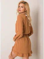 Sukienka 111 SK model 21098913 jasny brązowy - FPrice Sukienka 111 SK model 21098913 jasny brązowy - FPrice