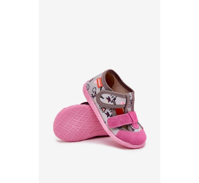 Dětské papuče na suchý zip – šedo-růžové Reathiana (s motivem jednorožců) Dětské papuče na suchý zip – šedo-růžové Reathiana (s motivem jednorožců)