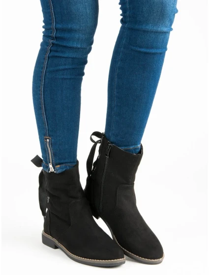 Módní kotníčkové boty dámské černé na plochém podpatku Módní kotníčkové boty dámské černé na plochém podpatku
