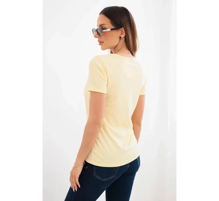 Dámská viskózová žebrovaná halenka s ozdobným výstřihem v model 22025272 žlutá - K-Fashion