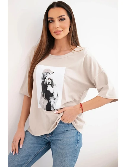 Dámská bavlněná oversize halenka s krátkým rukávem a módním potiskem béžová Dámská bavlněná oversize halenka s krátkým rukávem a módním potiskem béžová