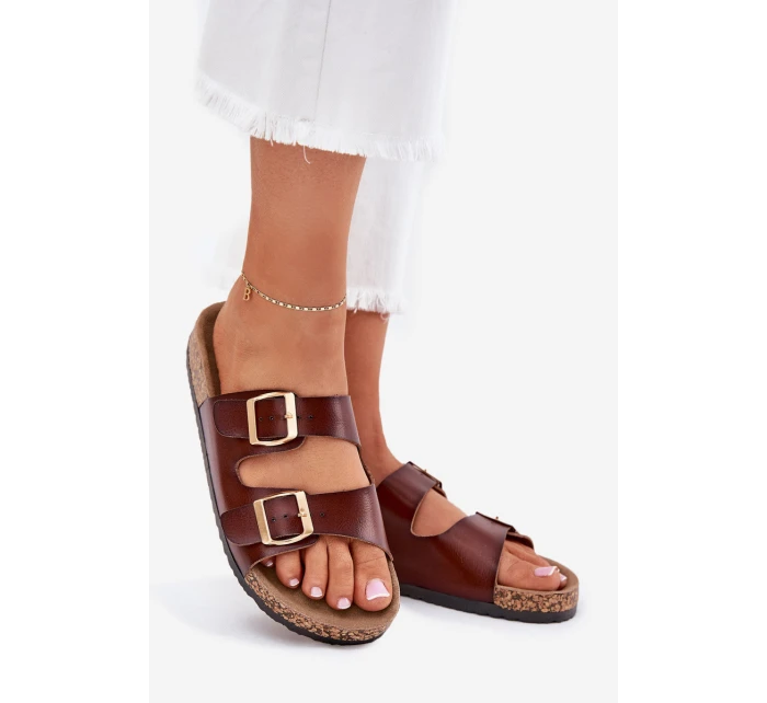 Dámské Pantofle S Přezkami Z Eko Kůže Hnědé model 21701635 - EVENTO