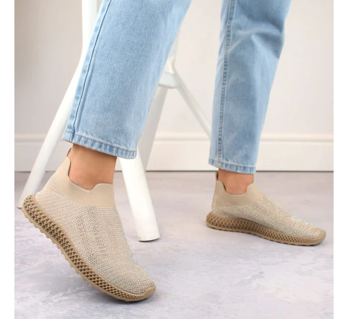 D&A W model 21875116 béžová sportovní nazouvací obuv se zirkony - S.Barski D&A W model 21875116 béžová sportovní nazouvací obuv se zirkony - S.Barski