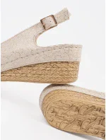 Krásné dámské  sandály hnědé na klínku