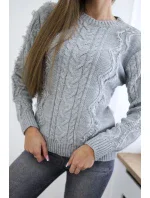Svetr s model 18970321 šedý - K-Fashion Svetr s model 18970321 šedý - K-Fashion