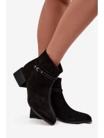 Dámské kozačky z přírodního semiše na klínu zateplené model 21715520 Černé - D&A Dámské kozačky z přírodního semiše na klínu zateplené model 21715520 Černé - D&A