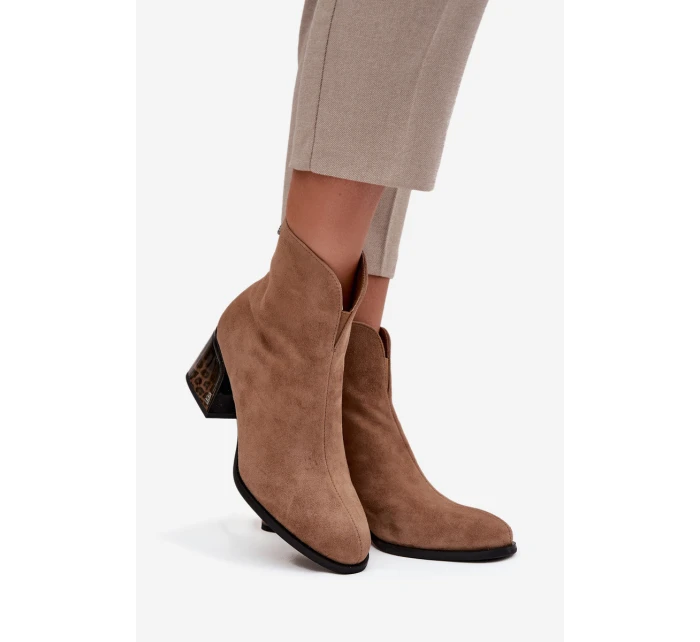 Dámské kotníkové boty z přírodního semiše na podpatku, zateplené Vinceza – camel Dámské kotníkové boty z přírodního semiše na podpatku, zateplené Vinceza – camel