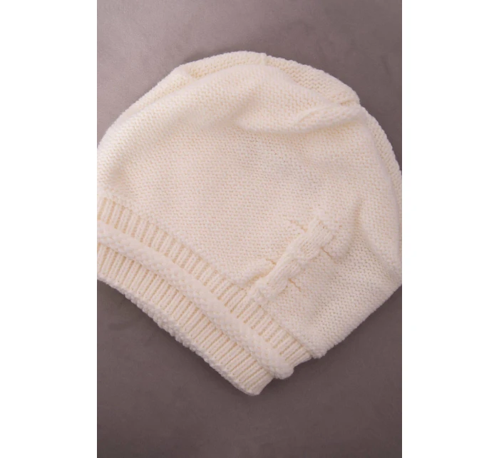Dámská čepice Kaja model 18751589 ecru - K-Fashion Dámská čepice Kaja model 18751589 ecru - K-Fashion