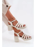 Dámské lakované kožené sandály na sloupku - světle béžové Vinceza Dámské lakované kožené sandály na sloupku - světle béžové Vinceza