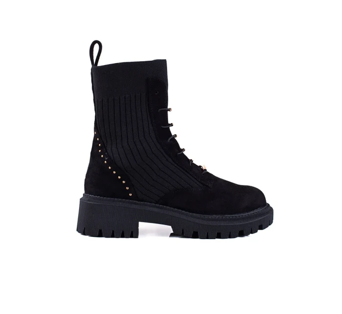 Pohodlné kotníčkové boty černé dámské na plochém podpatku Pohodlné kotníčkové boty černé dámské na plochém podpatku