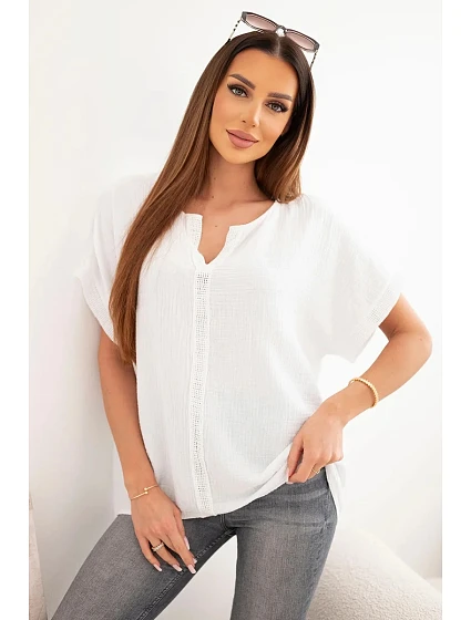 Dámská bavlněná oversize halenka s výstřihem do V a krajkou bílá