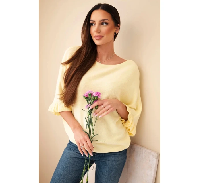 Dámský svetr typu netopýr s kulatým výstřihem žlutý Dámský svetr typu netopýr s kulatým výstřihem žlutý