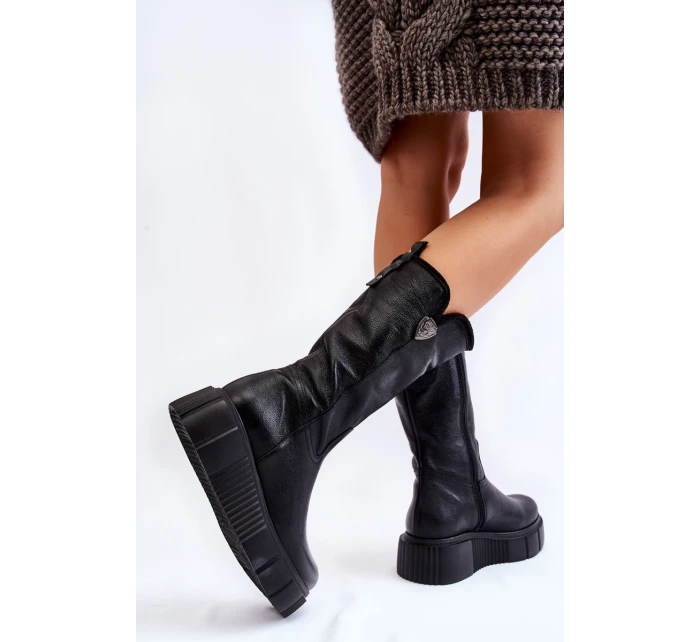 model 21605589 Kožené dámské kozačky s vlnou černé - Zazoo