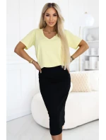 665-1 Dámská bavlněná halenka s výstřihem do V a krátkými rukávy - máslově žlutá