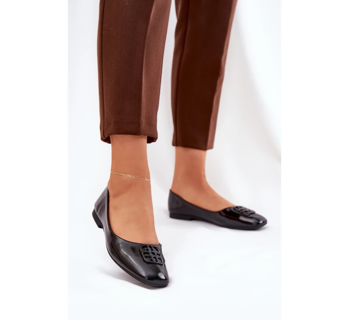 Lakované Elegantní Dámské Baletky S Ozdobným Detalem Černé model 21690619 - VINCEZA