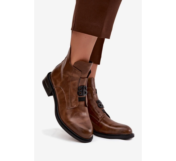 Dámské zateplené kožené boty Briselda – hnědé, s dekorativním detailem Dámské zateplené kožené boty Briselda – hnědé, s dekorativním detailem