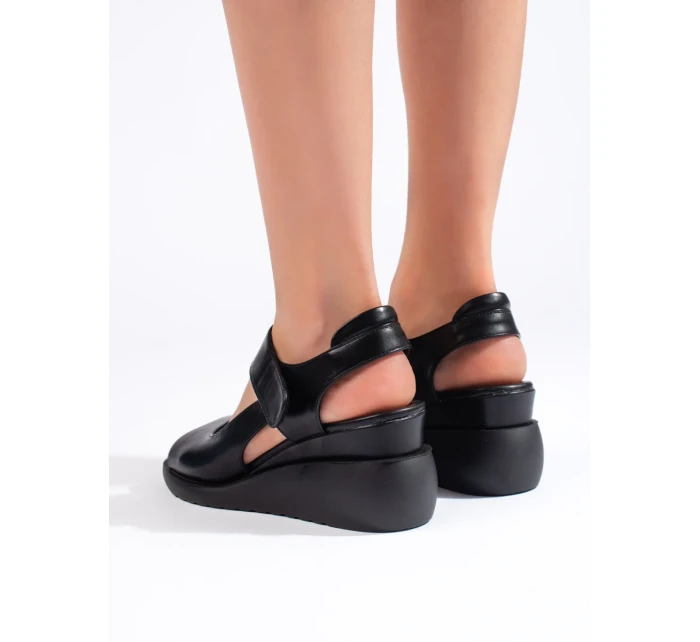 Zajímavé sandály černé dámské na klínku Zajímavé sandály černé dámské na klínku