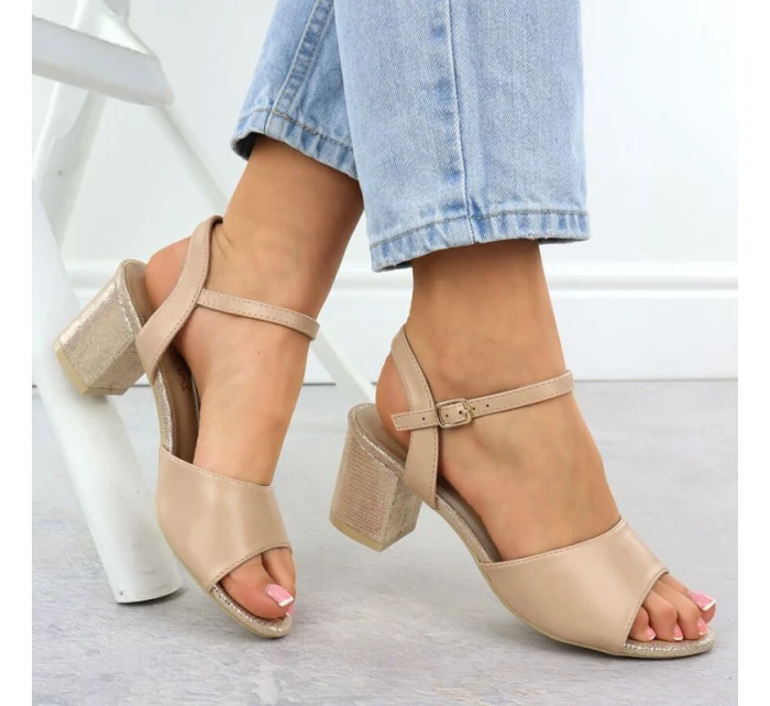Béžové dámské sandály na jehlovém podpatku model 21904915 - VINCEZA