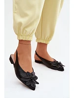 Dámské sandály na nízkém podpatku s dekorativním květem Černé Telivette