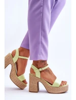 Pohodlné semišové sandály na podpatku Světle zelená model 21613574 - Boto Pohodlné semišové sandály na podpatku Světle zelená model 21613574 - Boto