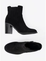 Praktické kotníčkové boty černé dámské na širokém podpatku Praktické kotníčkové boty černé dámské na širokém podpatku