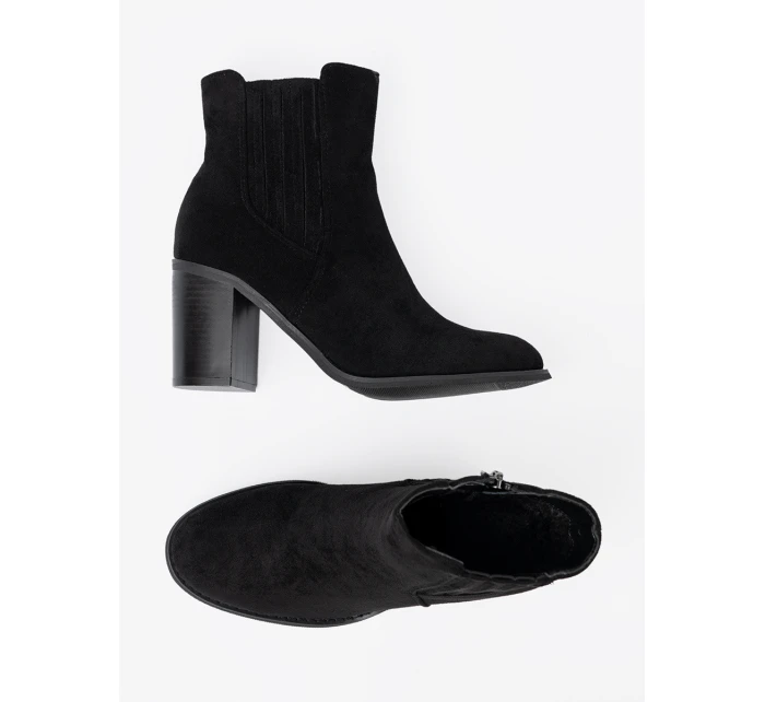 Praktické kotníčkové boty černé dámské na širokém podpatku Praktické kotníčkové boty černé dámské na širokém podpatku