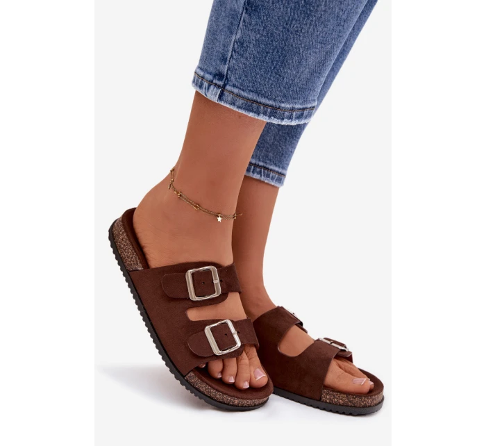 Dámské pantofle s přezkami Čokoládové model 21908427 - Boto