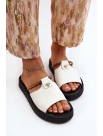 Dámské kožené žabky model 21646246 - Zazoo