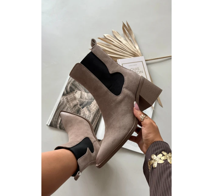 Kožené semišové dámské kotníčkové boty na podpatku s vyhříváním Artiker 57C0045 béžové