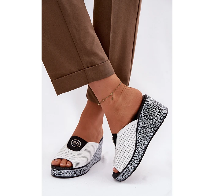 Kožené nazouváky na platformě s ozdobou model 22100370 Bílé - S.Barski