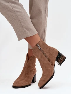 Dámské kotníkové boty z přírodního semiše na podpatku, zateplené Vinceza – camel