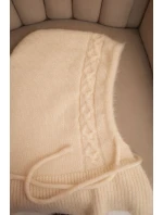 Dámská čepice s kapucí a pleteným model 21718823 ecru - K-Fashion Dámská čepice s kapucí a pleteným model 21718823 ecru - K-Fashion