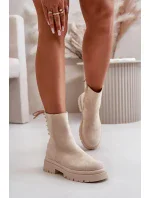 Semišové kotníkové boty na plochém podpatku šněrovací béžové model 20712785 - Kesi Semišové kotníkové boty na plochém podpatku šněrovací béžové model 20712785 - Kesi