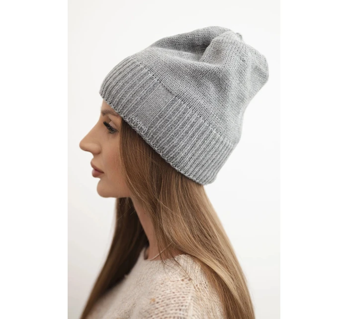 Dámská zimní čepice z vlny s klasickým žebrovaným vzorem K444 šedá